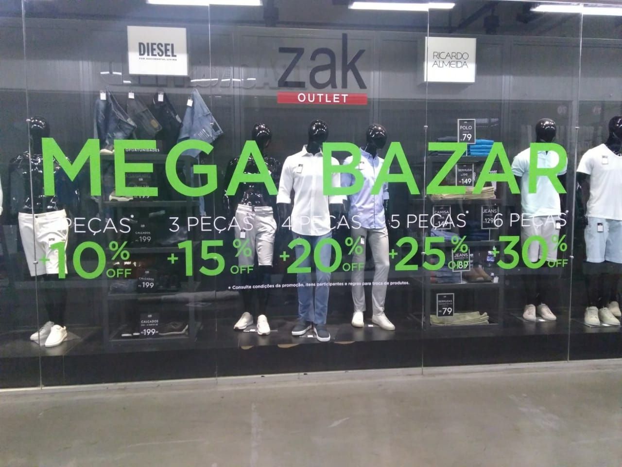 Vitrines 1 - Projeto de vitrines realizado pela MV Print em Belo Horizonte